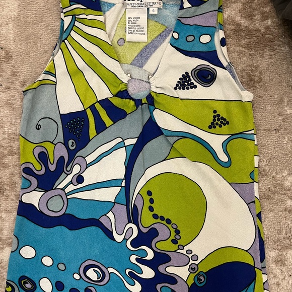 unique patterned top - Picture 3 of 3